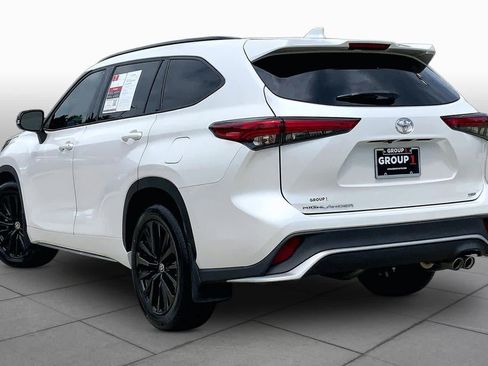 Used 2023 Toyota Highlander XSE FWD image 12