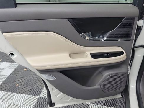 Used 2021 Lincoln Corsair Standard image 17