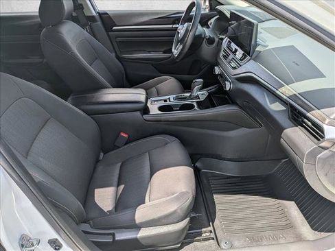 Used 2023 Nissan Altima 2.5 SV w/ SV Premium Package image 27