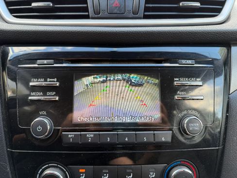 Used 2016 Nissan Rogue S AWD/4WD image 41