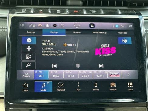 Used 2023 Jeep Grand Cherokee L Limited w/ Luxury Tech Group II image 12