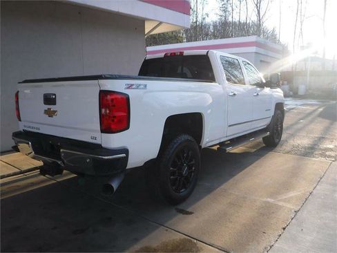 Used 2015 Chevrolet Silverado 2500 LTZ image 3