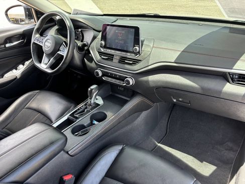 Certified 2021 Nissan Altima 2.5 SR FWD image 14