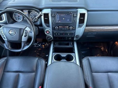 Used 2018 Nissan Titan SL w/ Chrome Package AWD/4WD image 15