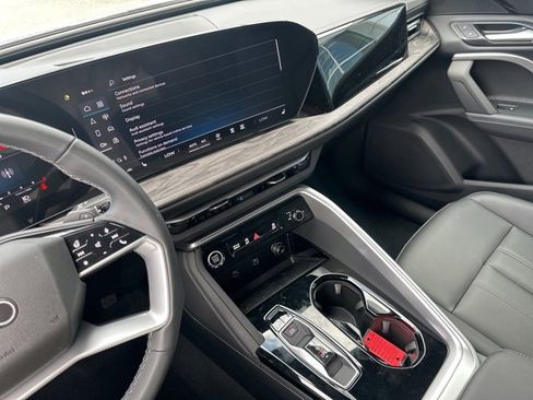 New 2025 Audi Q5 2.0T Premium image 24