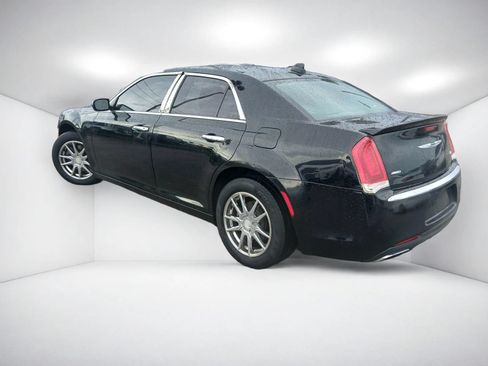 Used 2017 Chrysler 300 C AWD/4WD image 4