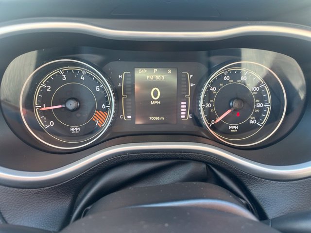 Used 2014 Jeep Cherokee Sport FWD image 3