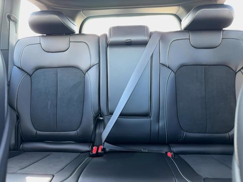 New 2025 Jeep Grand Cherokee Altitude image 19