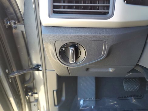 Used 2019 Volkswagen Atlas SEL FWD image 30