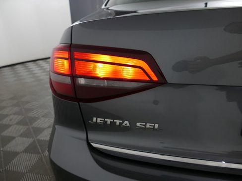 Used 2017 Volkswagen Jetta SEL FWD image 9