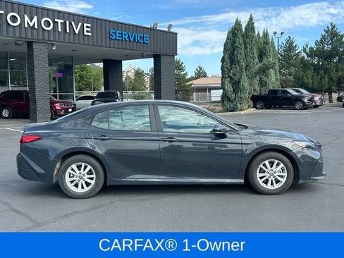 Used 2025 Toyota Camry Hybrid FWD image 2