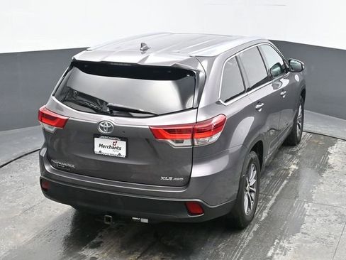 Used 2019 Toyota Highlander XLE image 25