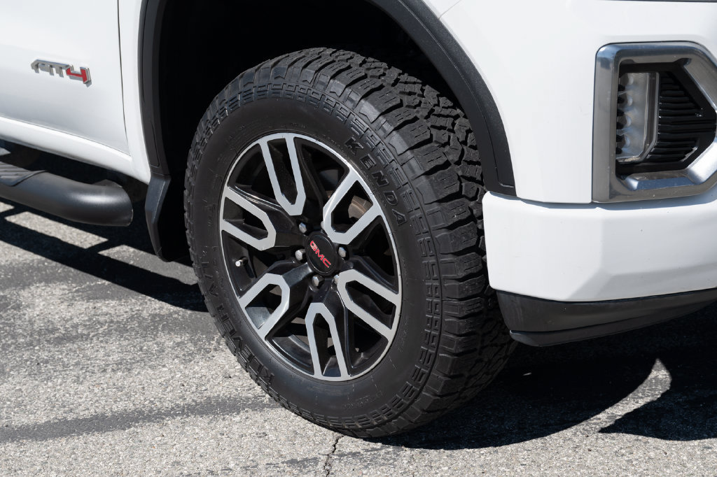 Used 2020 GMC Sierra 1500 AT4 w/ AT4 Premium Package AWD/4WD image 12
