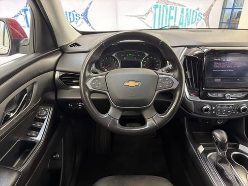 Used 2021 Chevrolet Traverse LT FWD image 14