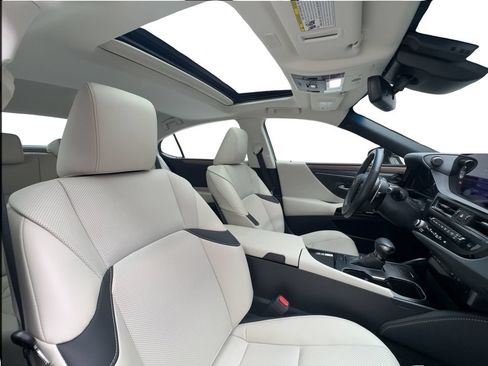 Used 2024 Lexus ES 350 w/ Premium Package FWD image 31