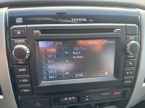 Used 2013 Toyota Tacoma PreRunner w/ SR5 Pkg image 17