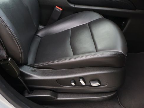 Certified 2024 Cadillac XT5 Premium Luxury image 24