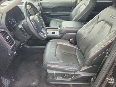 Used 2018 Ford Expedition Platinum RWD image 4