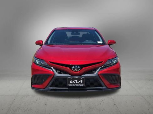 Used 2022 Toyota Camry SE w/ Convenience Package FWD image 9