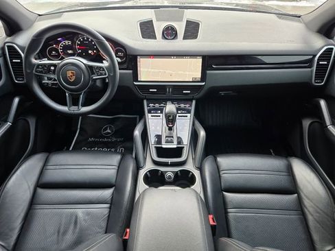Used 2019 Porsche Cayenne image 2