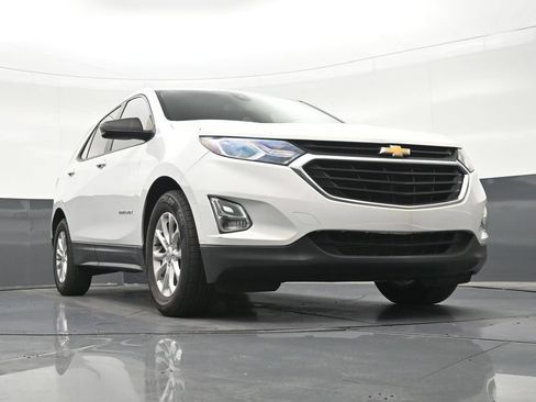 Used 2021 Chevrolet Equinox LS FWD image 29