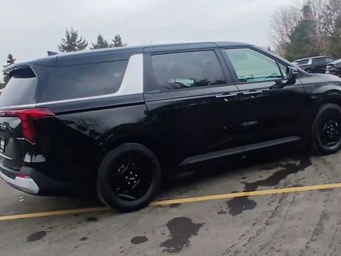 New 2026 Kia Carnival image 3