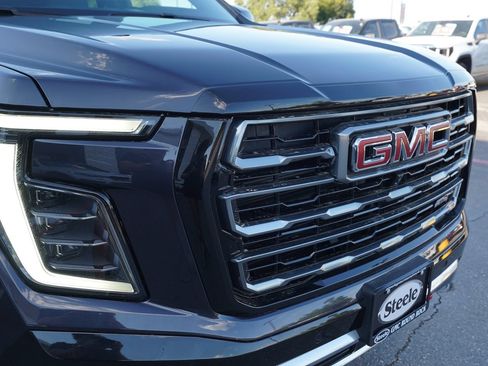 New 2026 GMC Yukon XL AT4 w/ AT4 Premium Package AWD/4WD image 29