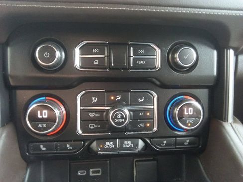Used 2021 Chevrolet Tahoe LT AWD/4WD image 29