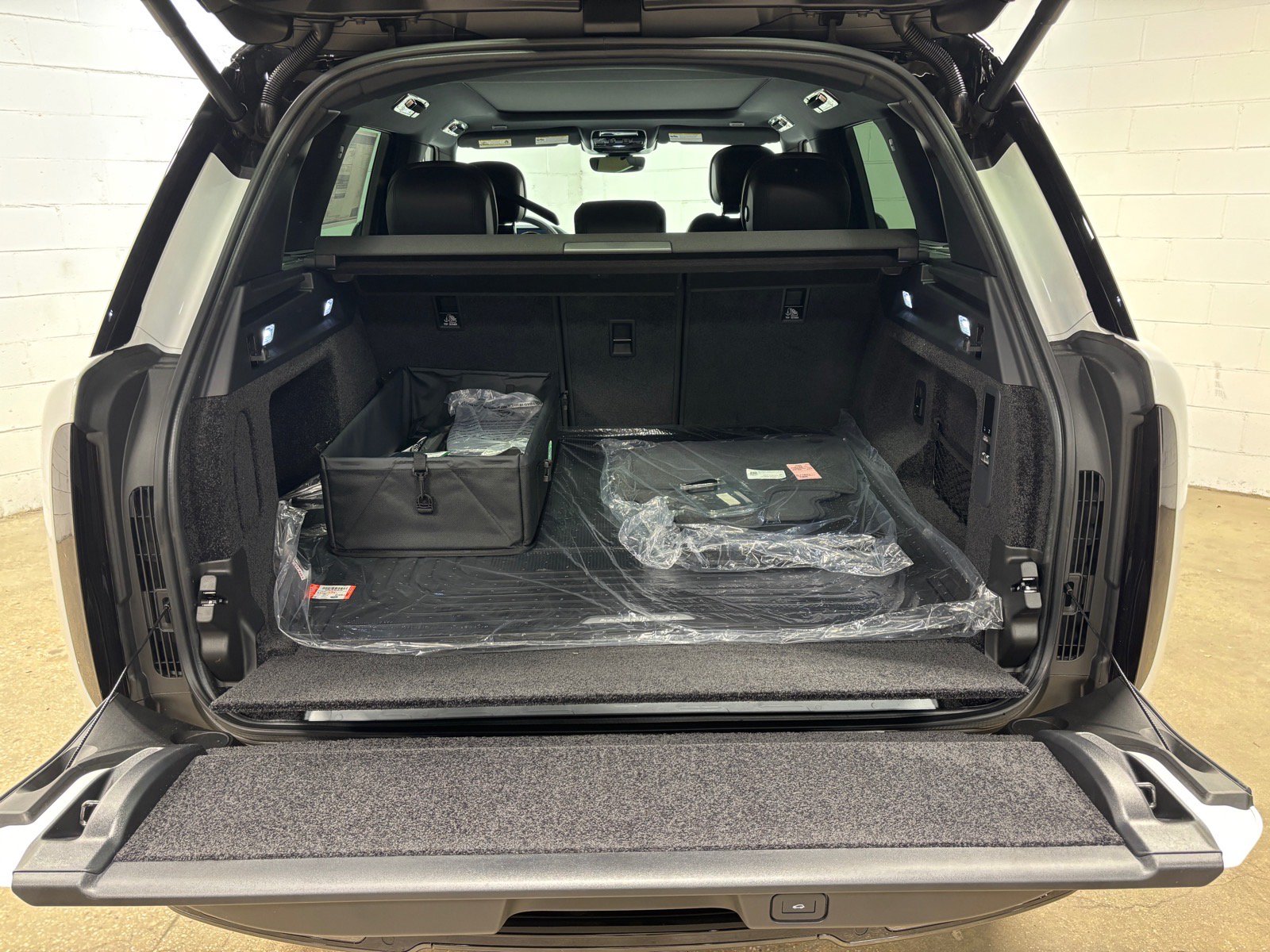 New 2026 Land Rover Range Rover SE AWD/4WD image 40