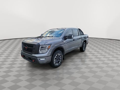 Used 2022 Nissan Titan PRO-4X w/ Pro-4x Convenience Package image 4