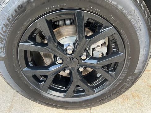 Certified 2025 Jeep Grand Cherokee Altitude AWD/4WD image 10