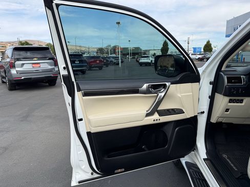 Used 2023 Lexus GX 460 Premium AWD/4WD image 38