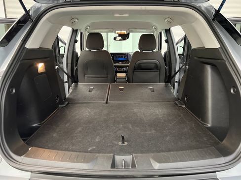 Used 2025 Chevrolet TrailBlazer LT AWD/4WD image 36