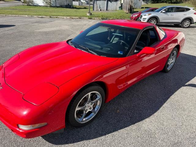 Used 2000 Chevrolet Corvette Coupe w/ Roof Pkg RWD image 5