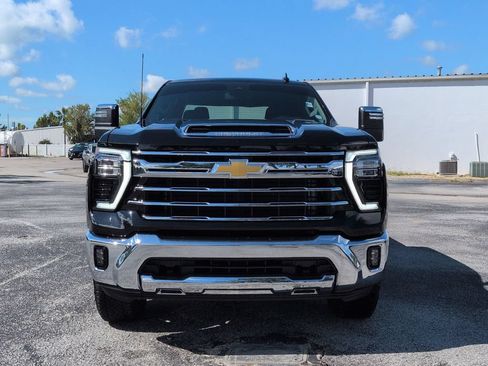 Used 2025 Chevrolet Silverado 2500 LTZ AWD/4WD image 9