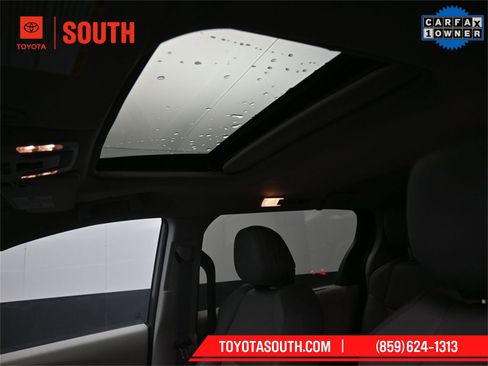 Used 2023 Toyota Sienna XLE image 23