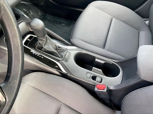 Used 2025 Toyota Corolla LE image 14