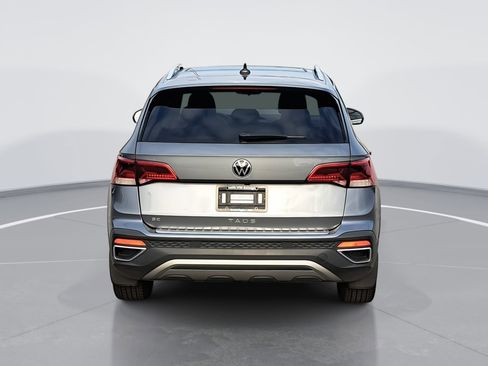 Certified 2023 Volkswagen Taos SE image 4