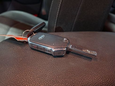 Used 2019 Kia Forte LXS FWD image 10