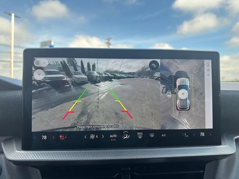 Used 2025 Ford Explorer ST-Line image 32