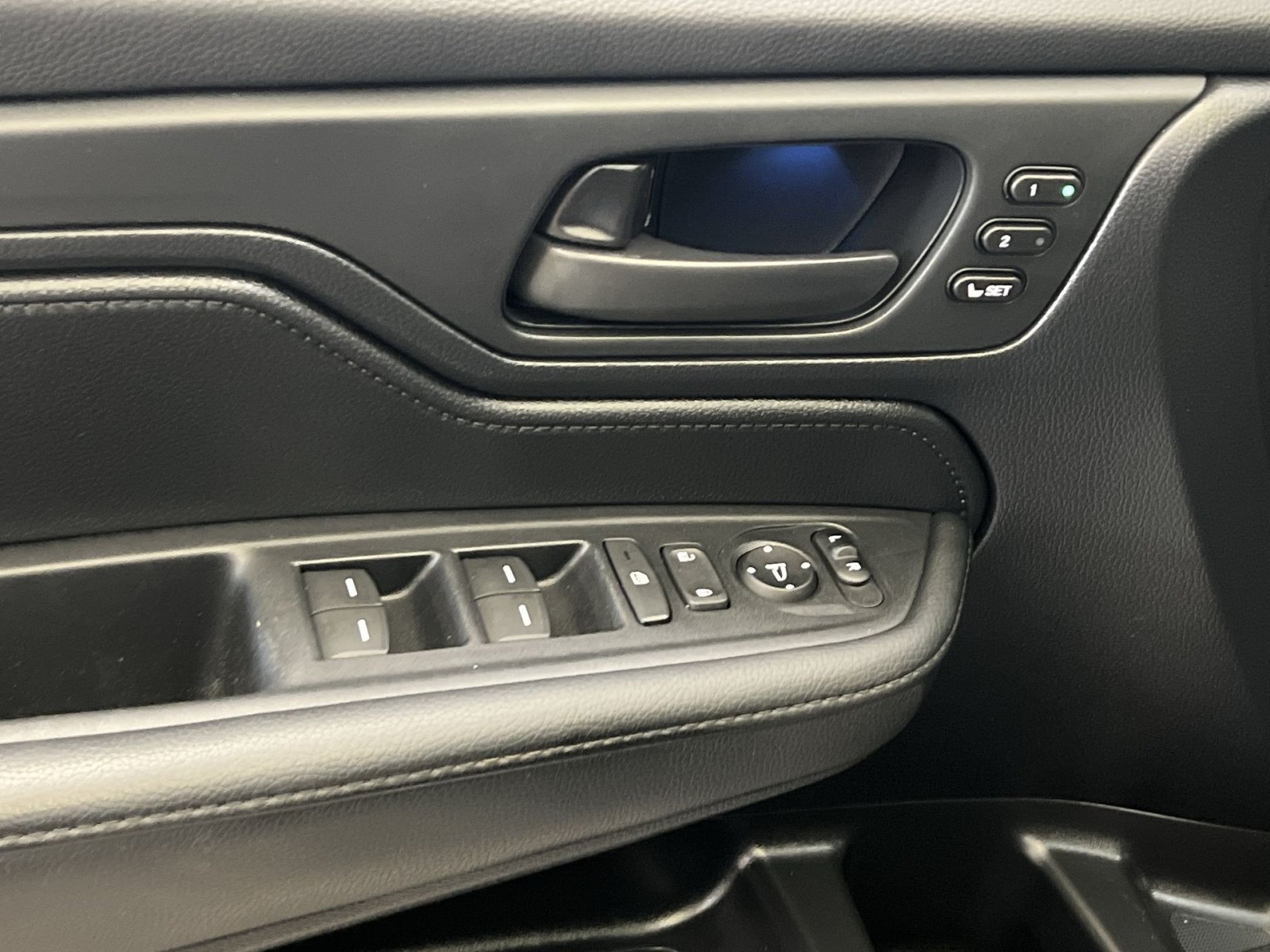 Used 2025 Honda Odyssey EX-L image 14