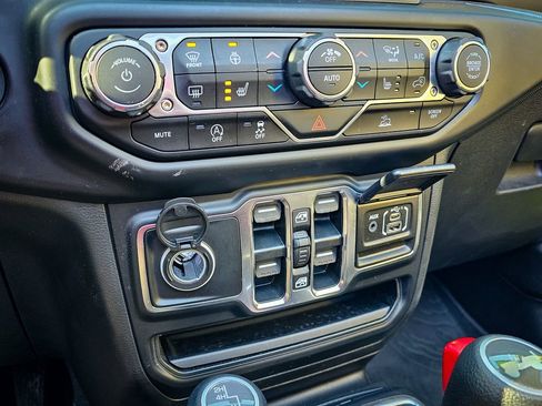 Certified 2022 Jeep Wrangler Unlimited Willys image 27