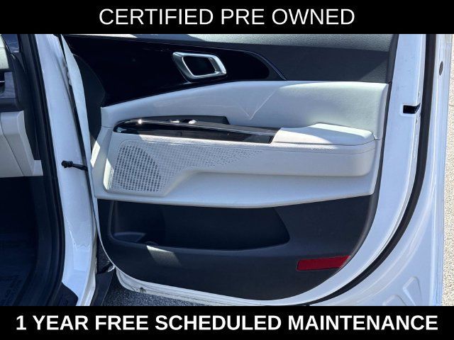Used 2024 Kia Carnival EX FWD image 8