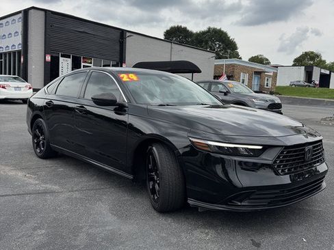Used 2024 Honda Accord EX image 3