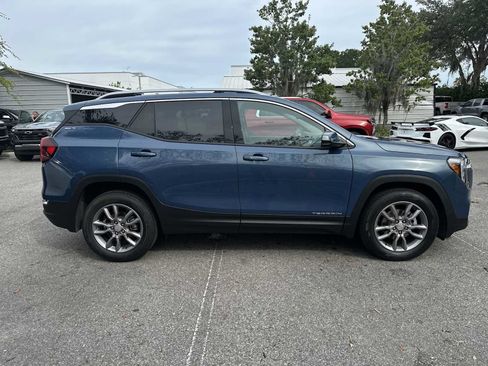 Certified 2024 GMC Terrain SLT AWD/4WD image 7