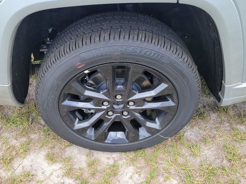 New 2026 Jeep Grand Cherokee L Limited AWD/4WD image 6