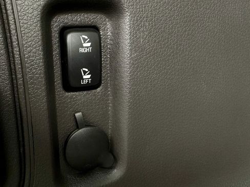 Used 2013 Ford Edge SEL image 19