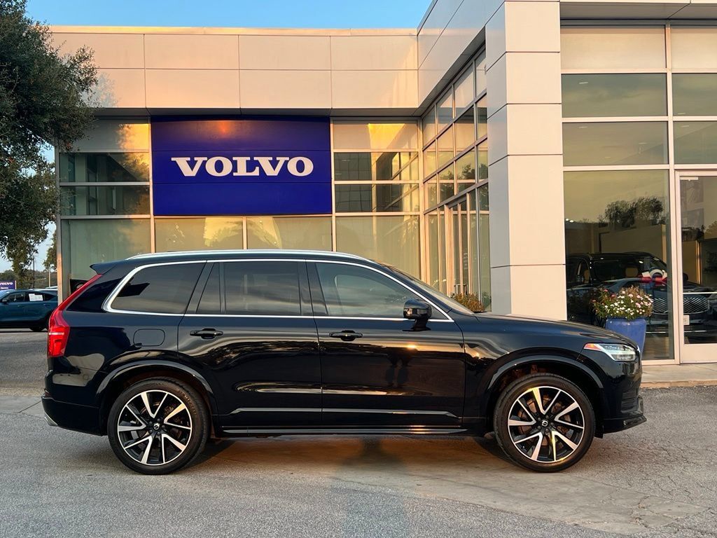 Used 2021 Volvo XC90 T6 Momentum w/ Climate Package AWD/4WD image 8