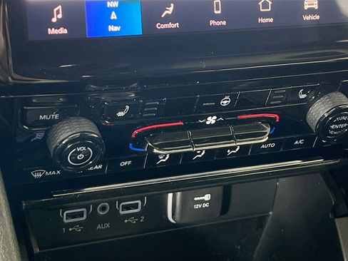 Used 2023 Jeep Grand Cherokee Limited image 20