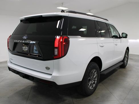 New 2026 Ford Expedition Active RWD image 8
